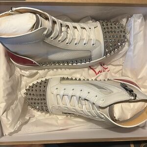 NIB CHRISTIAN LOUBOUTIN SOSOXY SPIKES FLAT VET MET/MIC SIZE 42